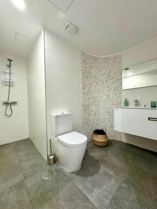 Piso Nuevo En El Puertito De Gueimar Al Lado Del Mar Realizamos Servicio De Excursiones Con Guia Puertito de Guimar Bagian luar foto